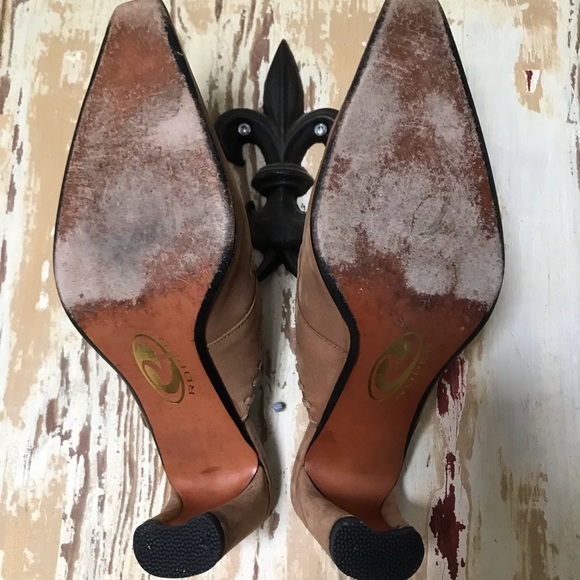 Roper Tan with red/green detailing women’s suede mules, size 8.5 - Picture 8 of 9